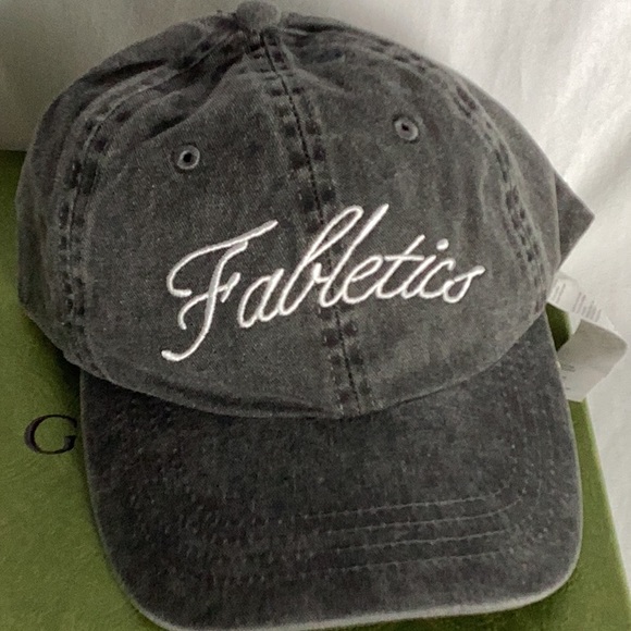 Fabletics hat - Picture 3 of 6